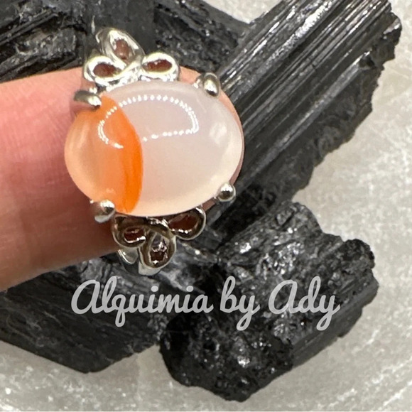 White and orange Lace Agate carved gem ring/Laguna Agate happy ring - Picture 2 of 8
